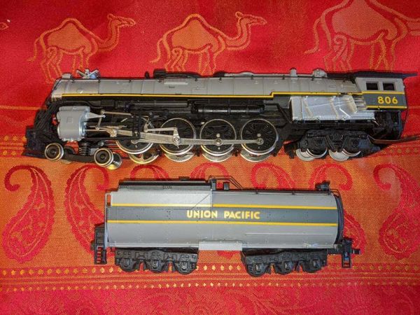 LOCOMOTIVE À VAPEUR USA 4-8-2 de la marque Bachmann ref 81601 HO EUR