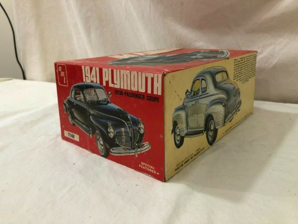 1-25-scale-model-kit-amt-1941-plymouth-four-passenger-coupe-69483799
